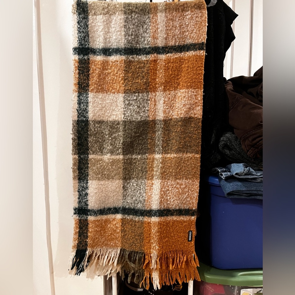 steve madden scarf